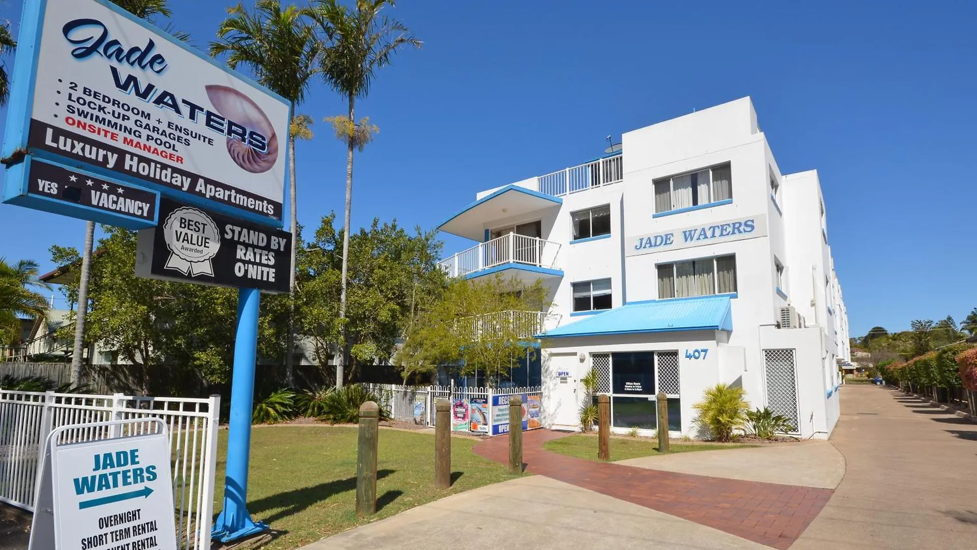 Jade Waters Luxury Apartments Hervey Bay Ausztrália