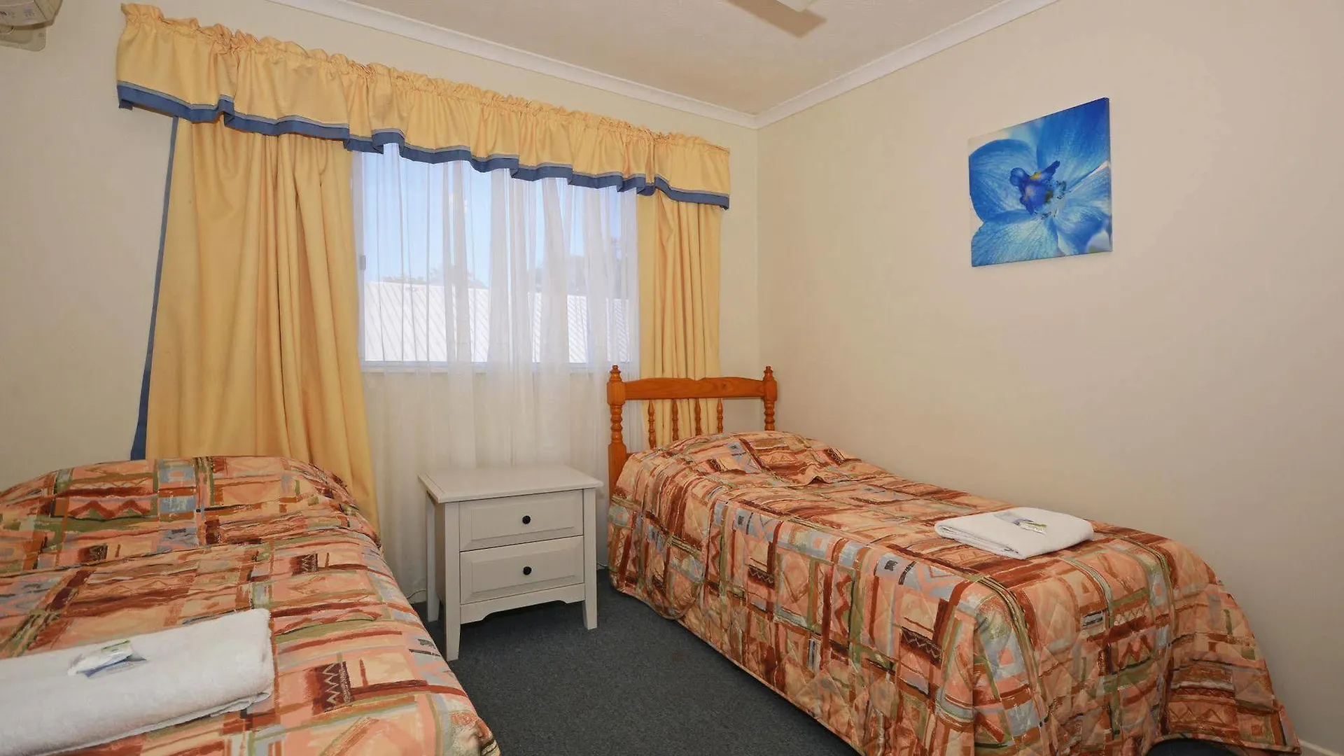 Jade Waters Luxury Apartments Hervey Bay Ausztrália